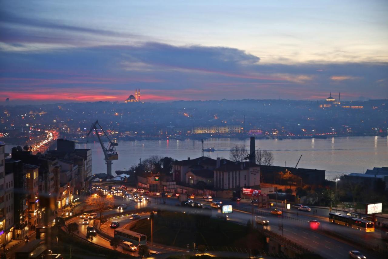 다루 술탄 호텔 갈라타 이스탄불 외부 사진 The port of Varvarovski