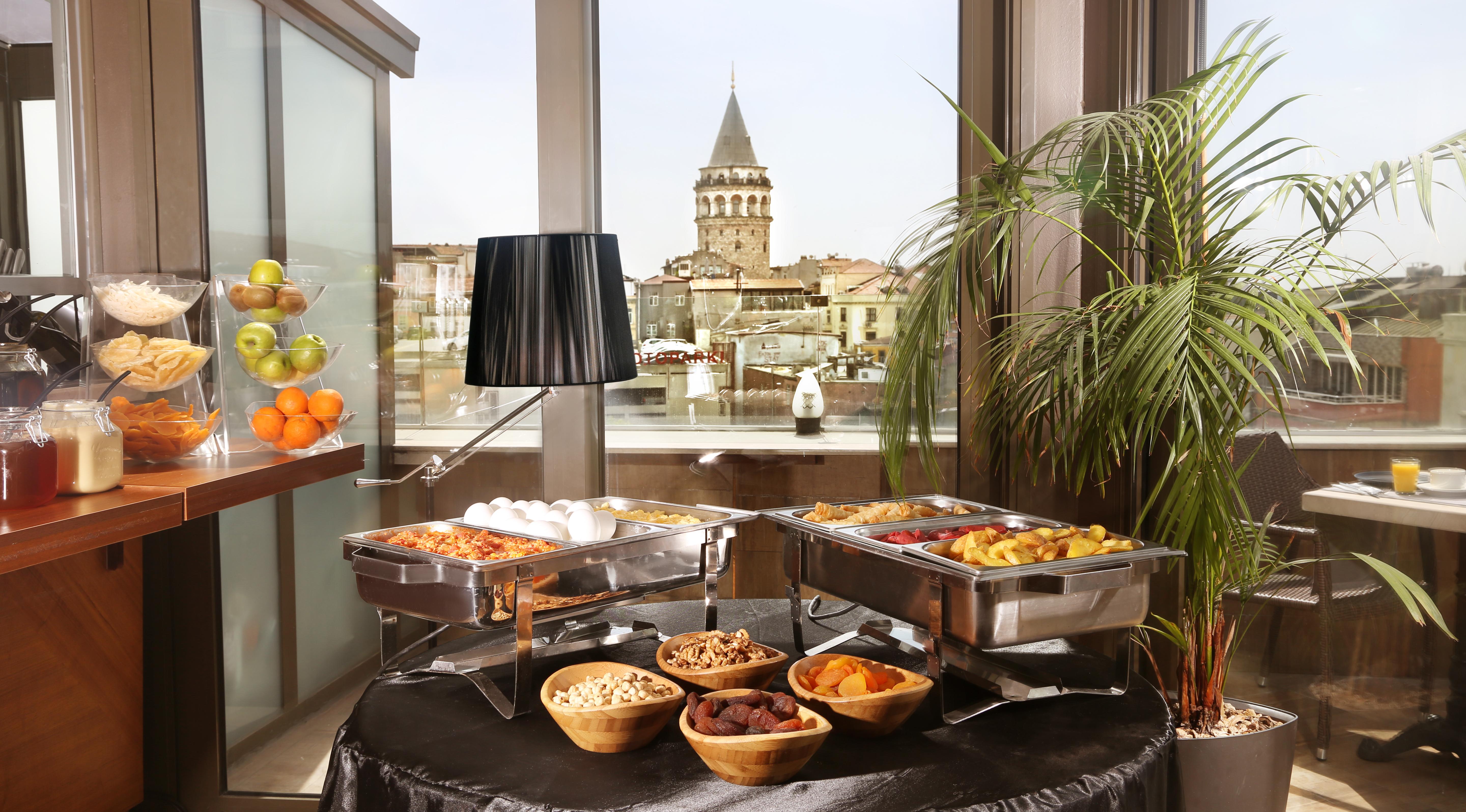 다루 술탄 호텔 갈라타 이스탄불 외부 사진 A buffet at a hotel
